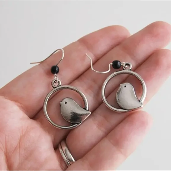 Cute Pedant Bird Earrings - Picture 1 of 2